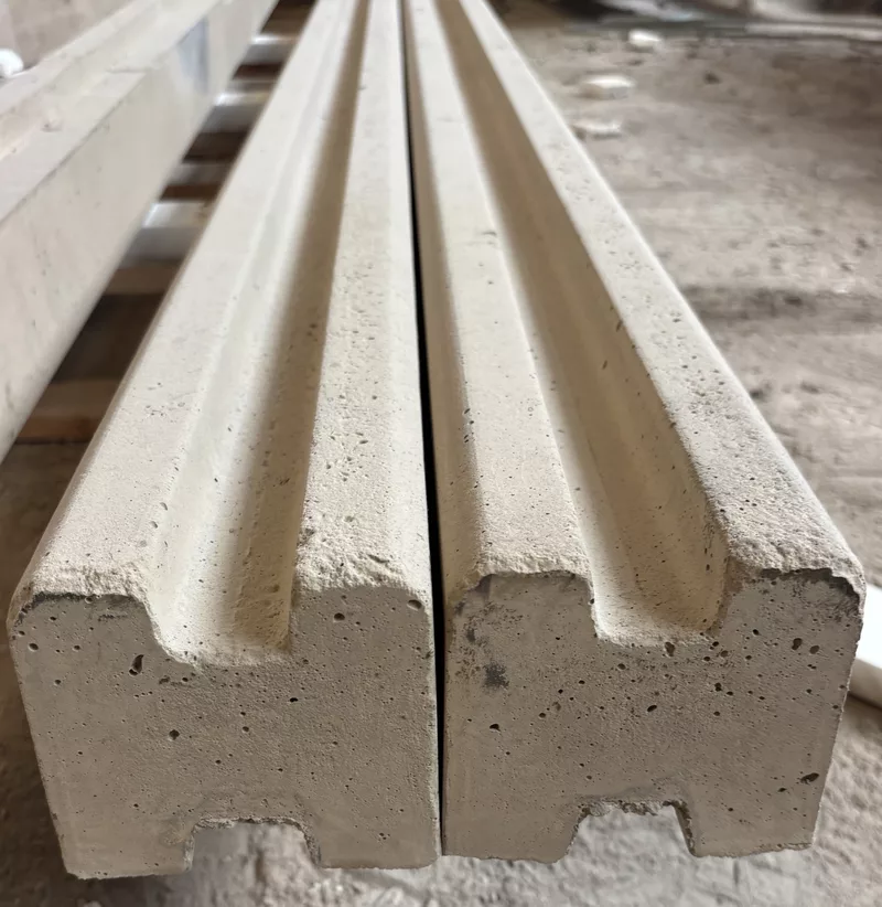 poteau en béton lisse pour cloture en plaque béton, prévu pour nos modèle en béton décoratifs imitation pierre ou bois.