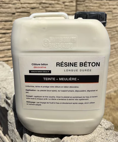 lasure, résine béton teinte "Meulière" en bidon de 5L pour cloture en béton décorative. particulierement apprécié dans l'oise et pour les maisons qui ont une couleur proche.